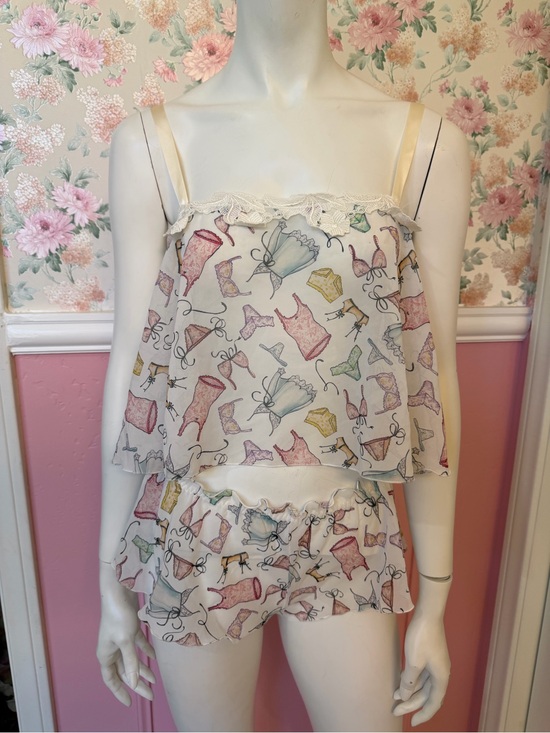 Hanky Panky Other - Hanky Panky Ivory Sheer Camisole & Ruffle Shorts with Pastel Lingerie Print